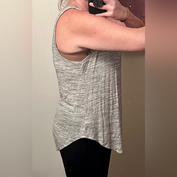 XL OLD NAVY TANK - stretchy & flows. Good condition, normal wear. ￼ - Picture 3 of 7